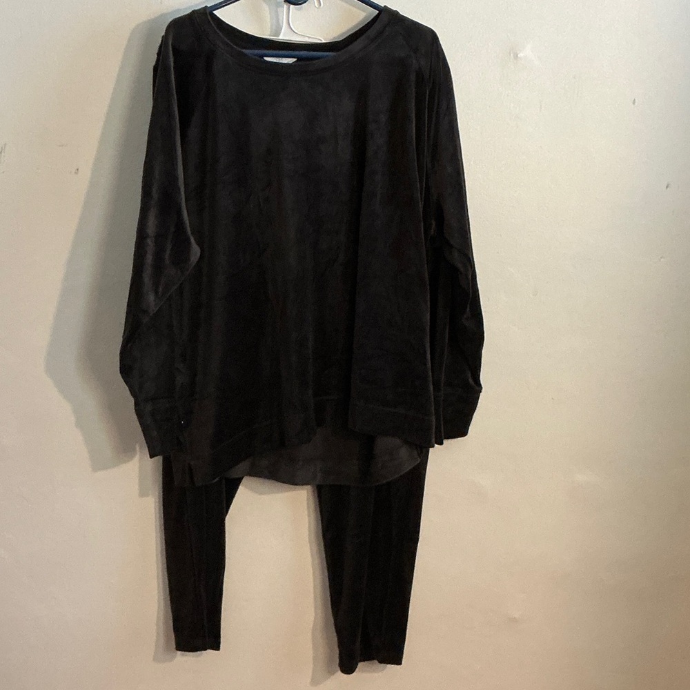 Black Velvet Lounge Set